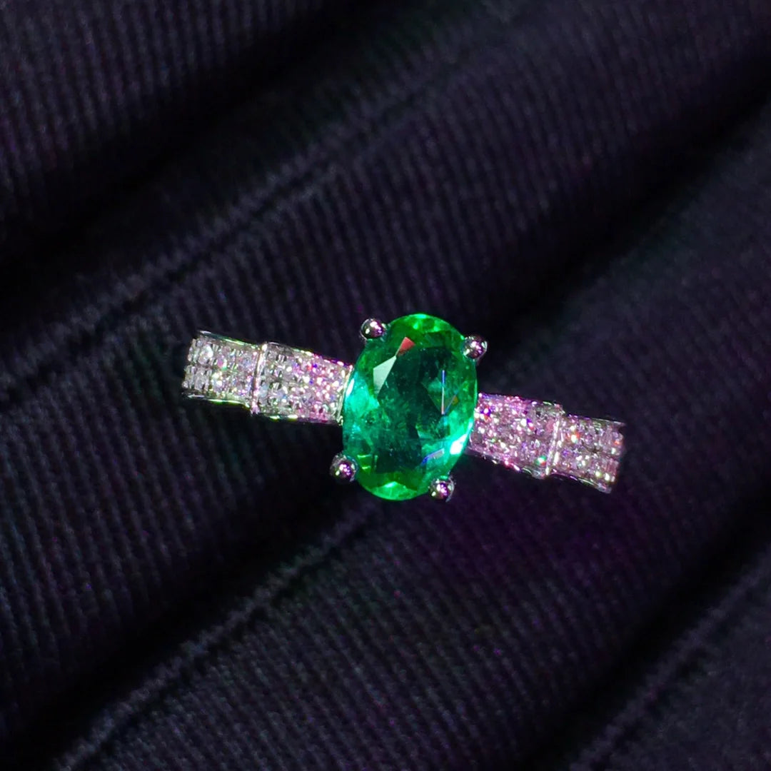 Ring 18K Gold 0.7ct Green Emerald Gemstones Diamonds Female's