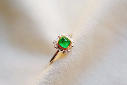 Ring 18K Gold 4.1mm Green Emerald Gemstone Diamond Female's