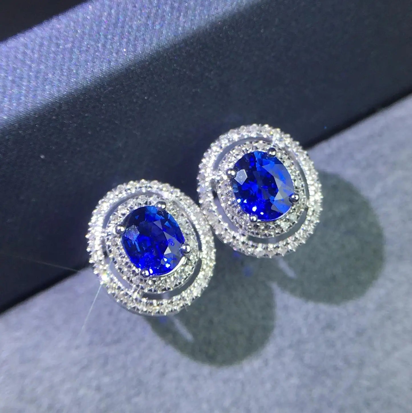 Earrings 18K Gold 0.9ct Royal Blue Sapphire Gemstones Stud Female