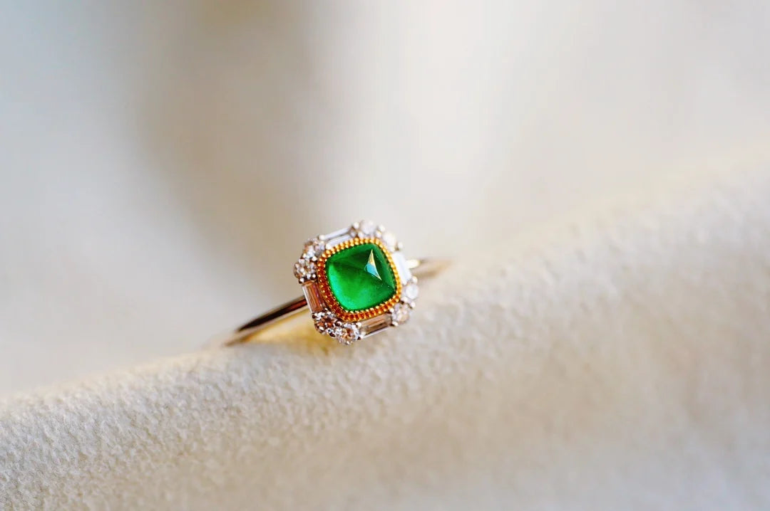 Ring 18K Gold 4.1mm Green Emerald Gemstone Diamond Female's