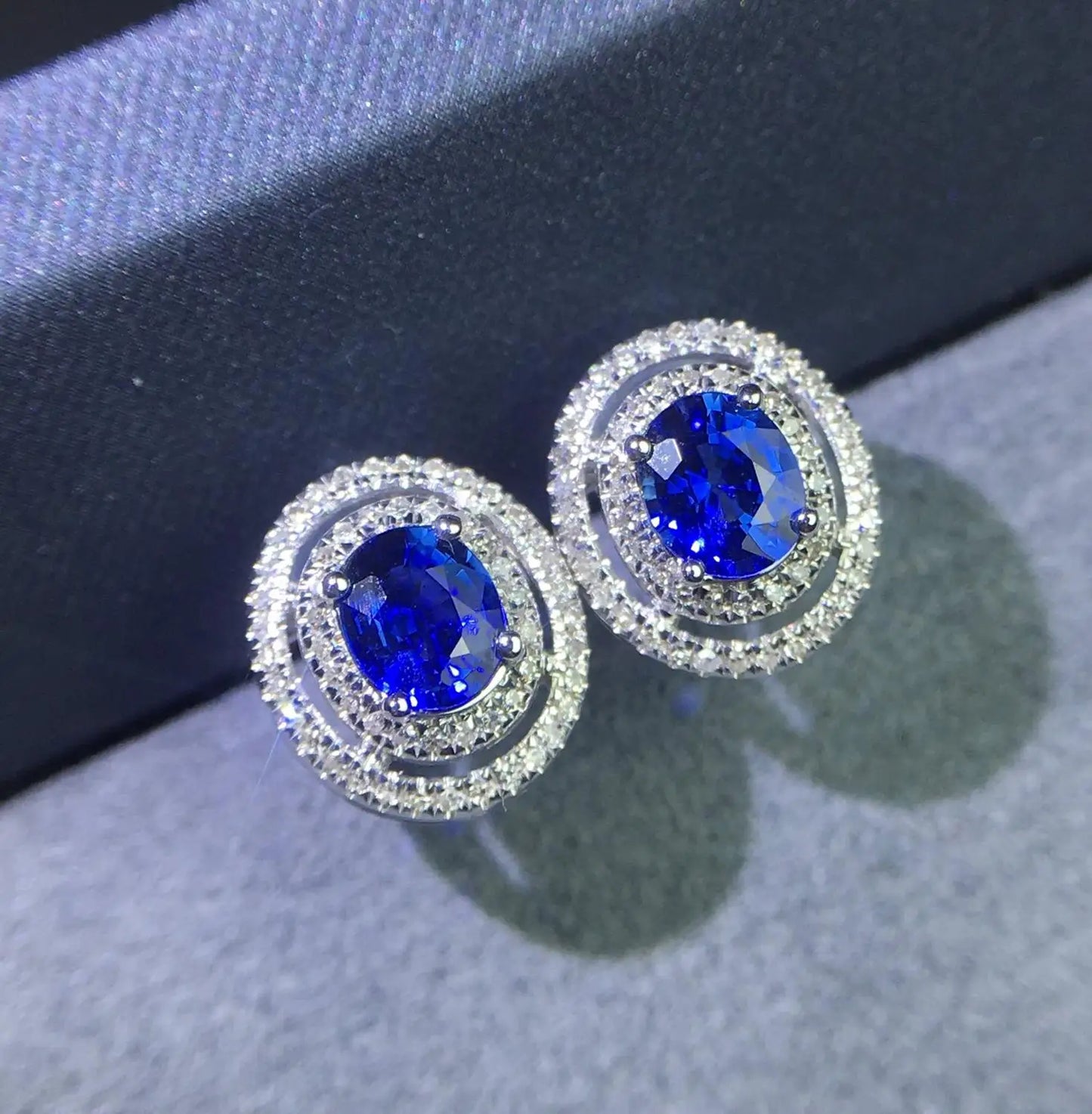 Earrings 18K Gold 0.9ct Royal Blue Sapphire Gemstones Stud Female