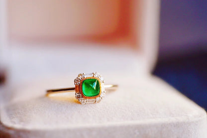 Ring 18K Gold 4.1mm Green Emerald Gemstone Diamond Female's