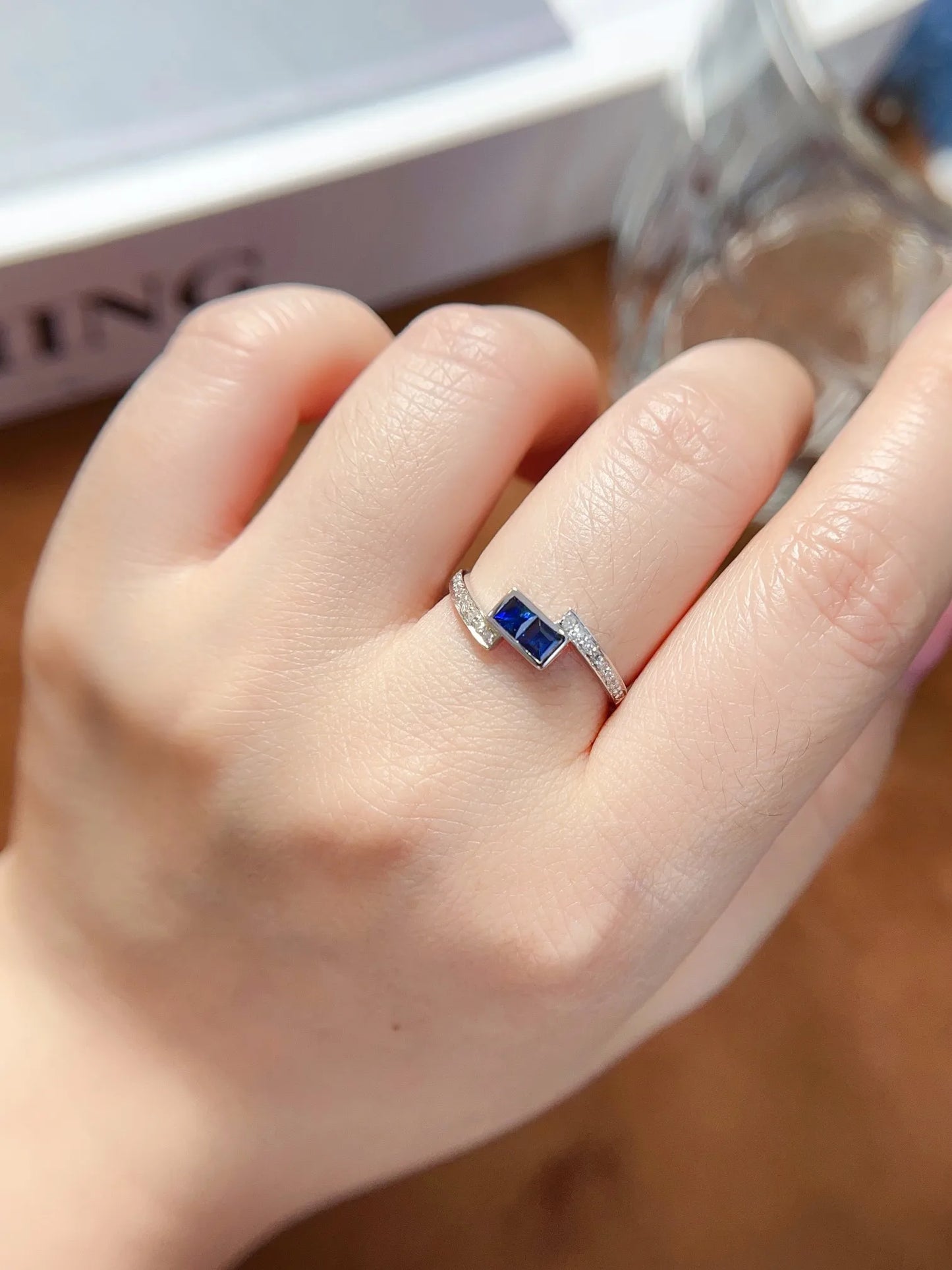 Ring 18K Gold 0.4ct Royal Blue Sapphire Gemstones Diamonds Female's