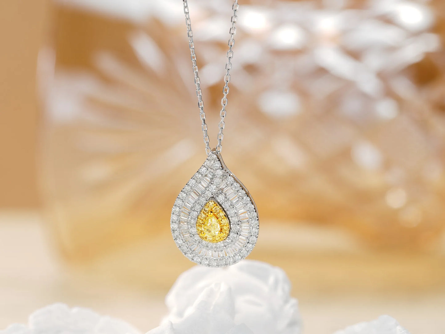 Necklace 18K Gold 0.11ct Yellow Diamonds Pendants Female's