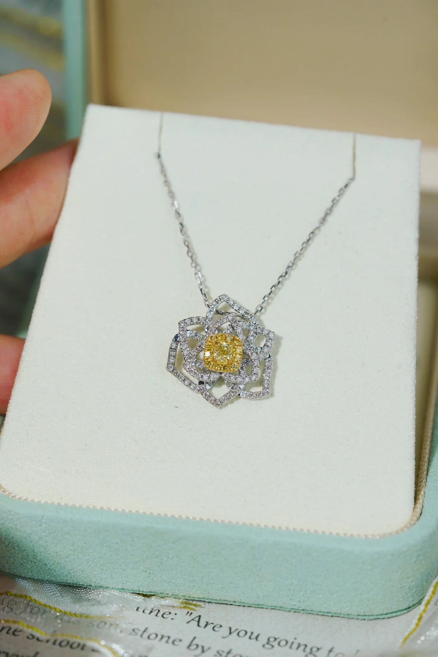 Necklace 18K Gold 0.15ct Yellow Diamonds Pendant Female's