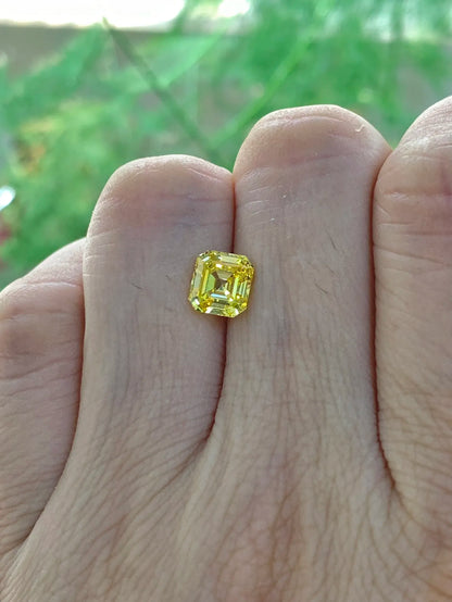 Lab Grown Fancy Vivid Yellow Diamond VS1 1CT Diamonds Color Stone