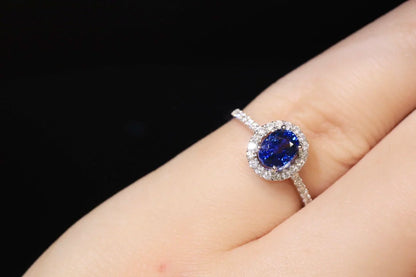 Ring 18K Gold 0.70ct Blue Sapphire Gemstones Diamonds Female