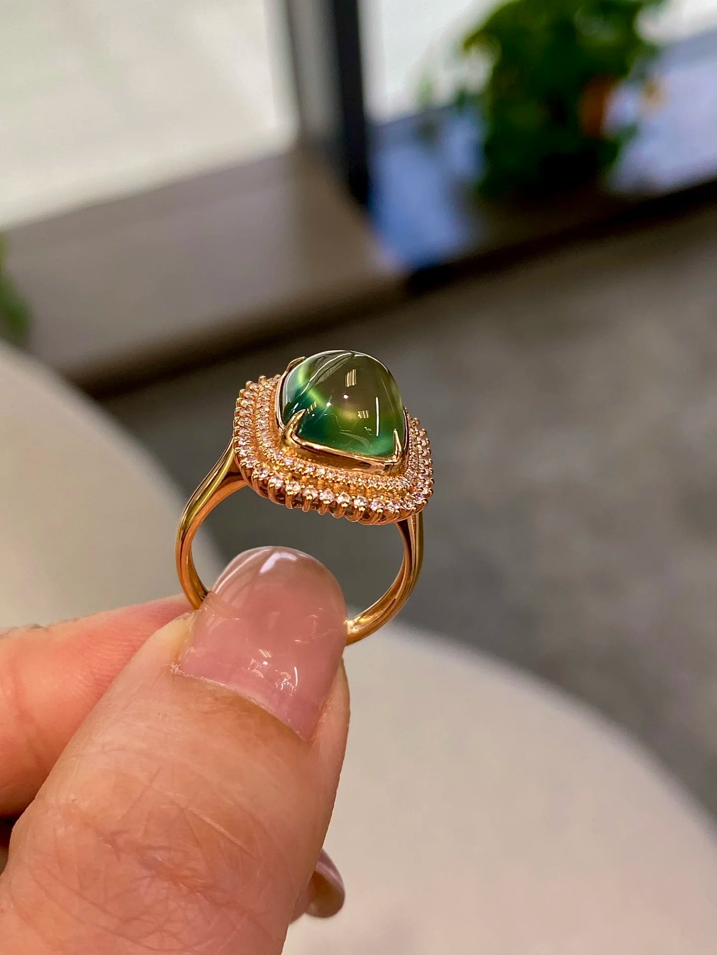 Ring 18K Gold 5.5ct Prehnite Gemstones Diamonds Female's