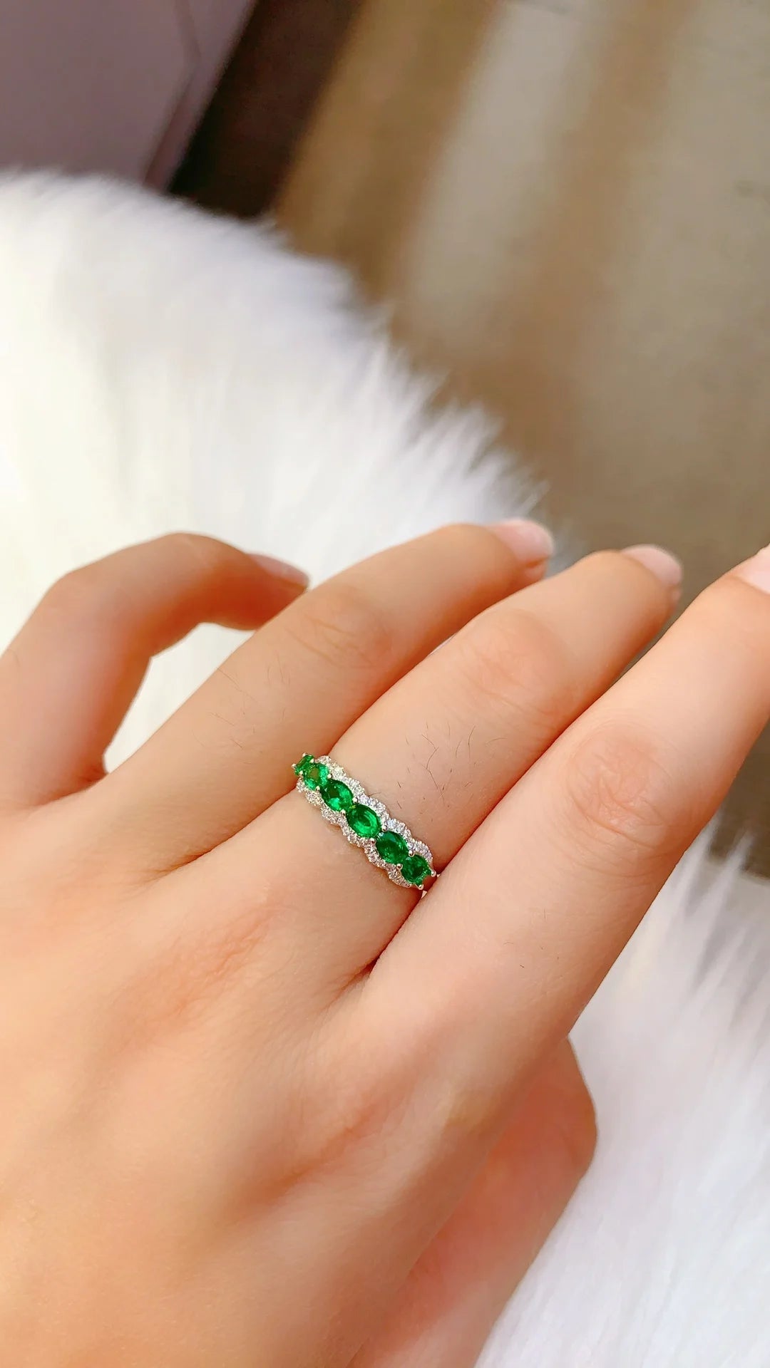 Ring 18K Gold 0.83ct Nature Green Emerald Gemstones Diamonds Female for women