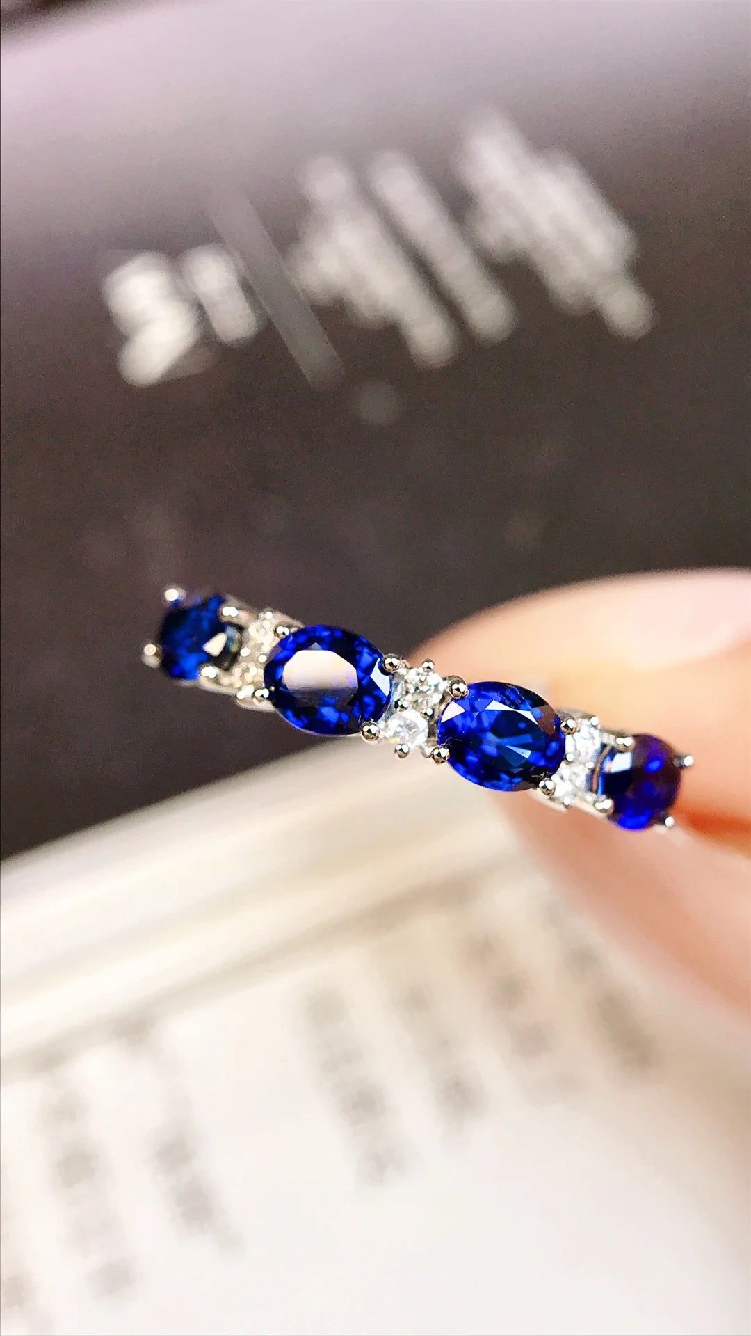 Ring 18K Gold 1.43ct Blue Sapphire Gemstones Diamonds Female Jewelry