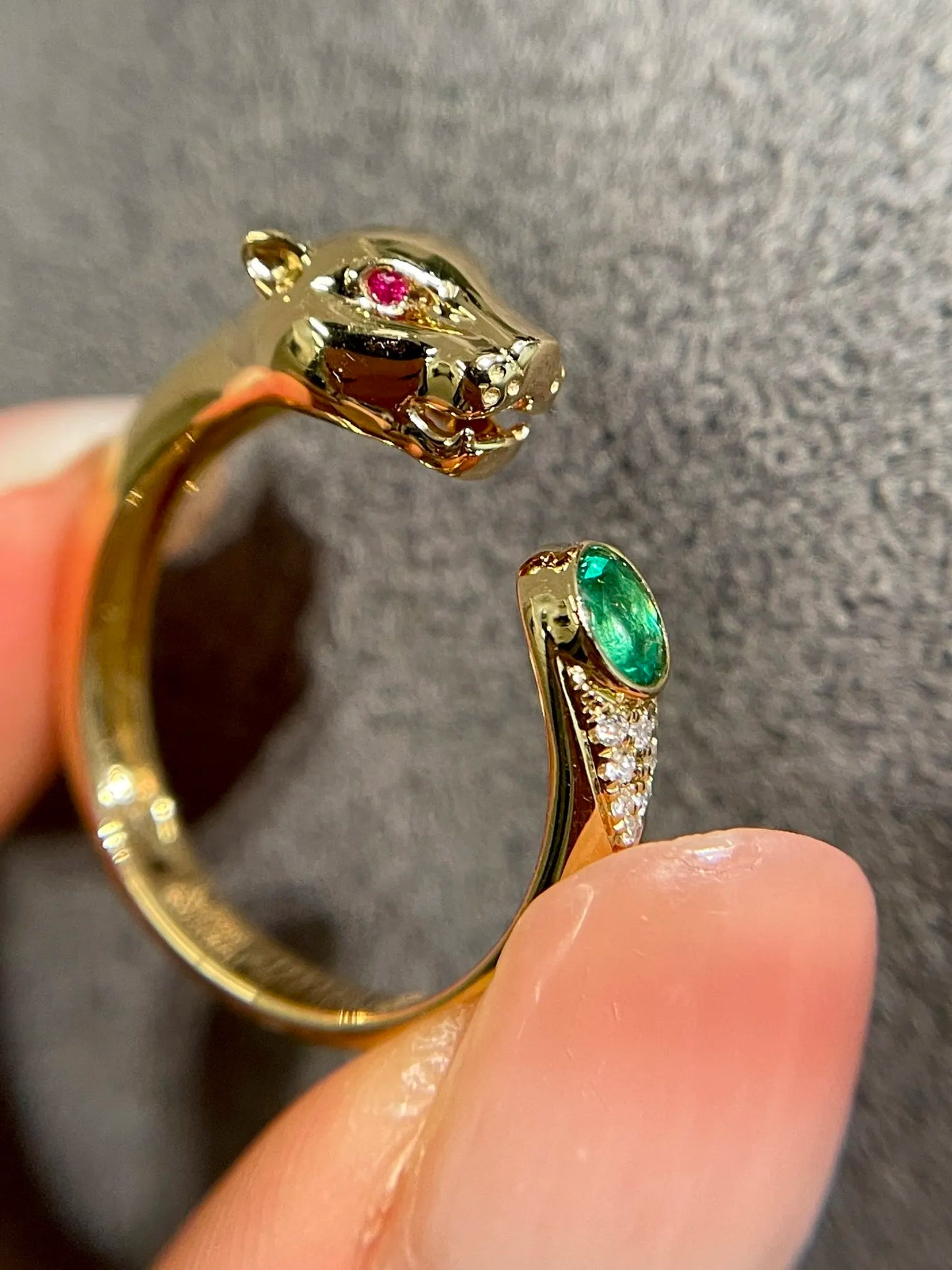 Ring 18K Gold 0.2ct Green Emerald Gemstones Diamonds Female's