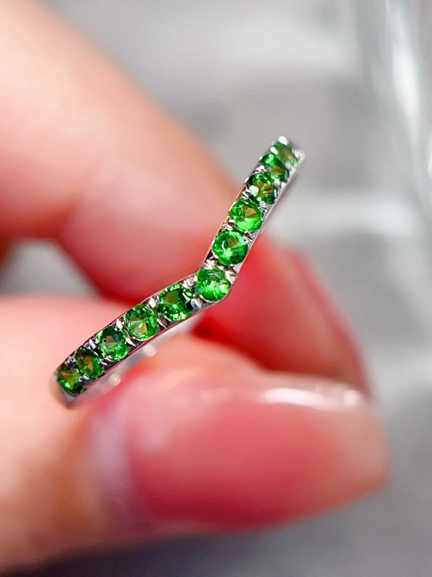 Ring 18K White Gold 0.3ct Tsavorite Gemstones Diamonds Female's