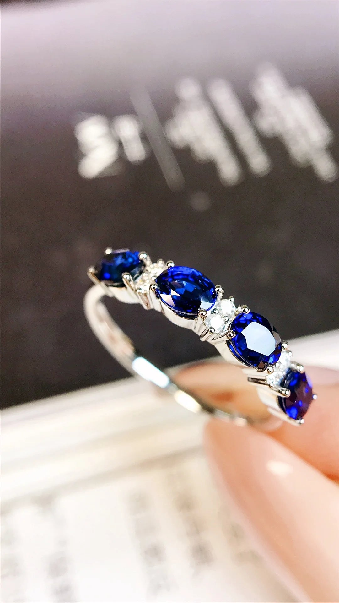 Ring 18K Gold 1.43ct Blue Sapphire Gemstones Diamonds Female Jewelry