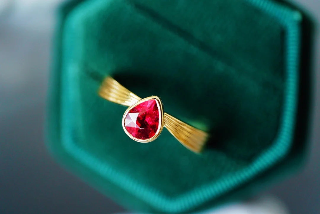 Ring 18K Gold 0.75ct Pink Tourmaline Gemstones Diamonds Female