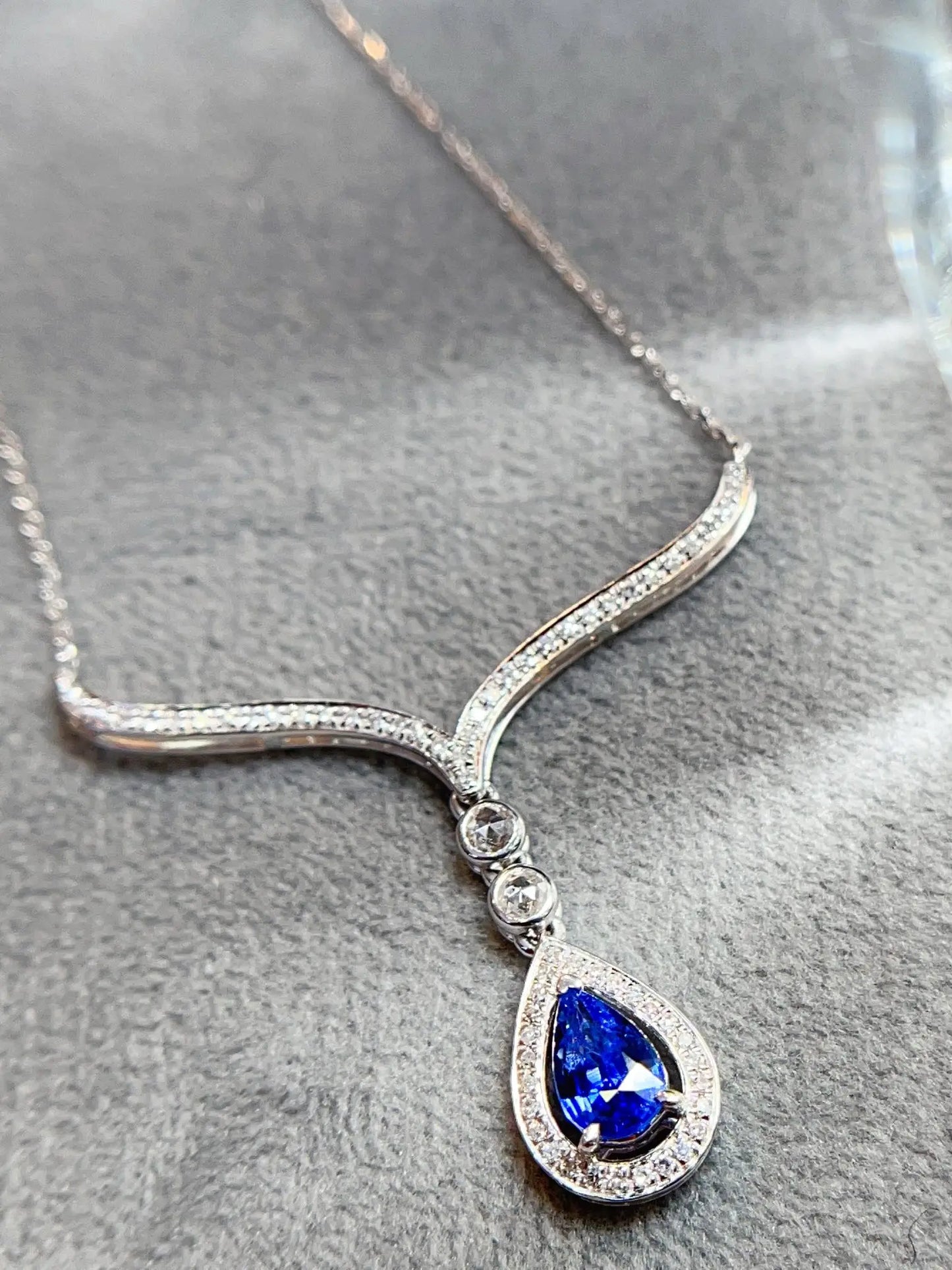 Necklace 18K White Gold 0.6ct Blue Sapphire Diamonds Pendant Female's