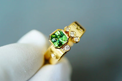 Ring 18K Gold 1ct Green Tourmaline Gemstones Diamonds Female