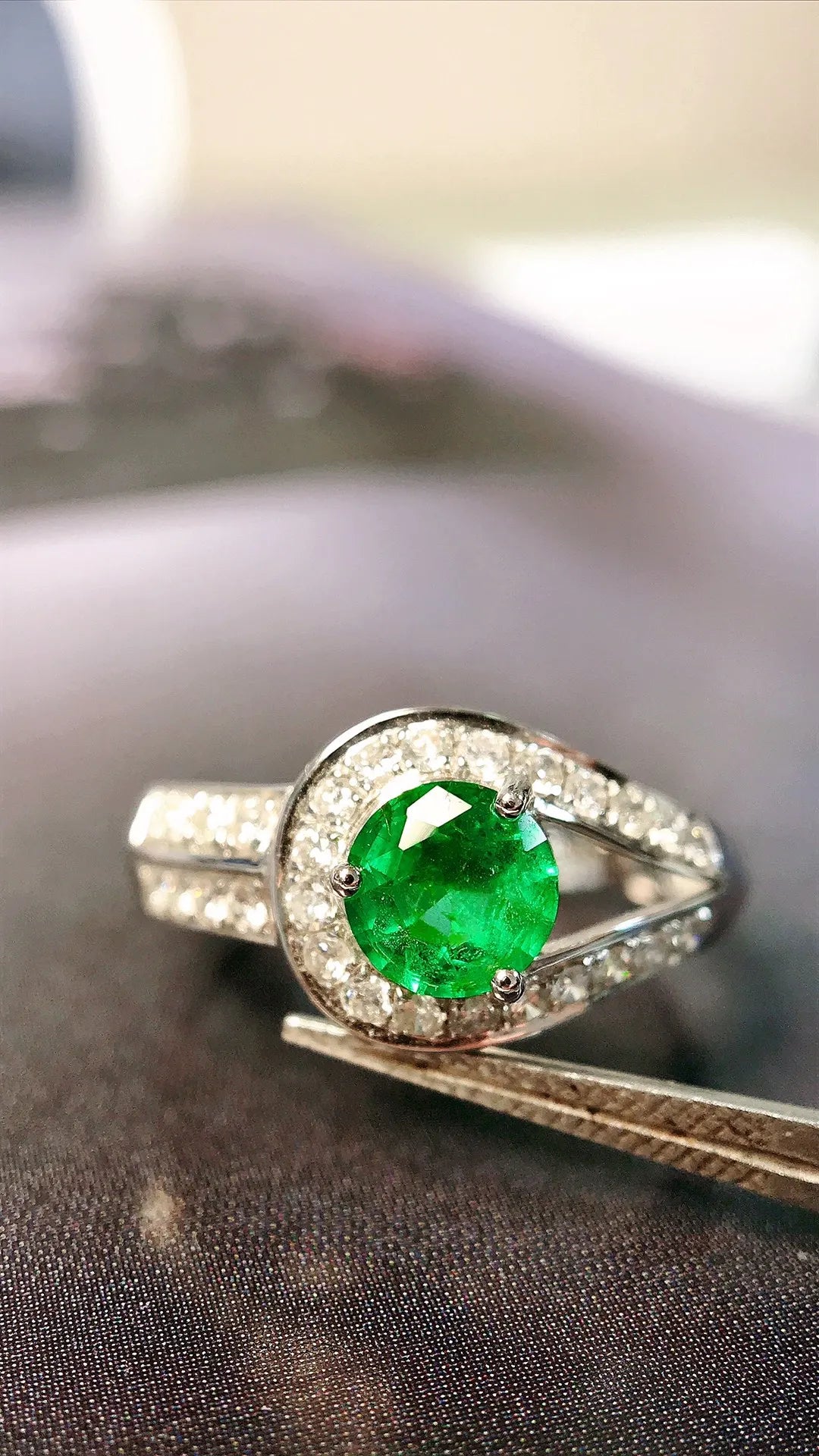 Ring 18K Gold 0.60ct Vivid Green Emerald Gemstones Men's Fine