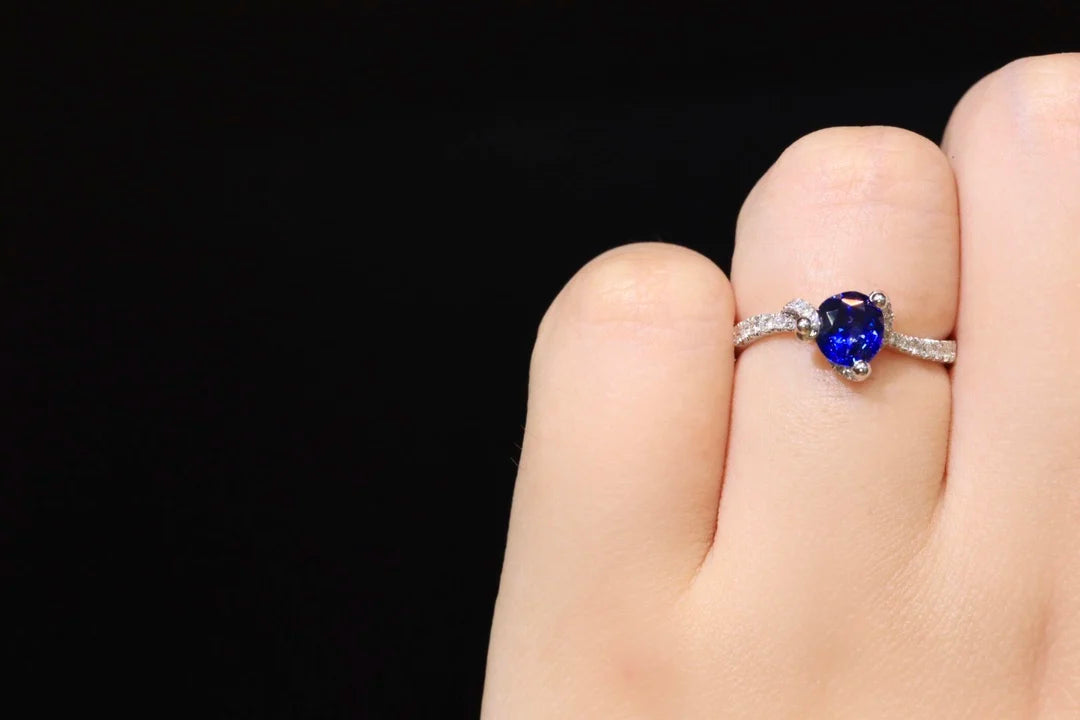 Ring 18K Gold 1.10ct Blue Sapphire Gemstone Diamonds Female