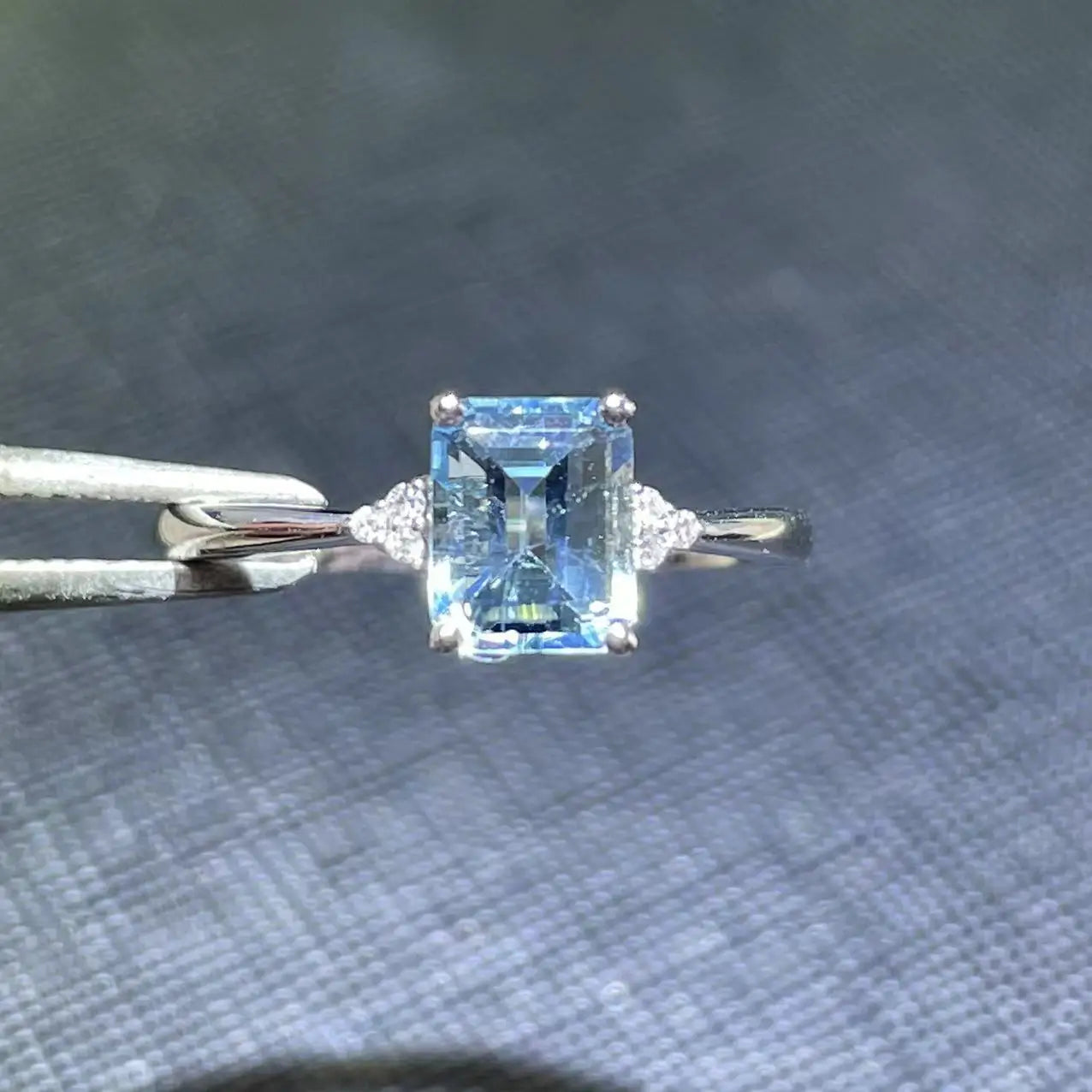 Ring 18K Gold 0.9ct Blue Aquamarine Gemstones Fine Female's