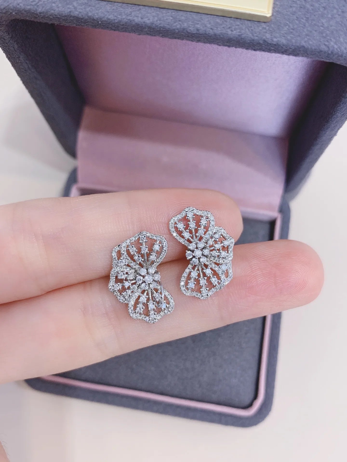 Earrings 18K White Gold 0.72ct White Diamonds Drop Female's Fine