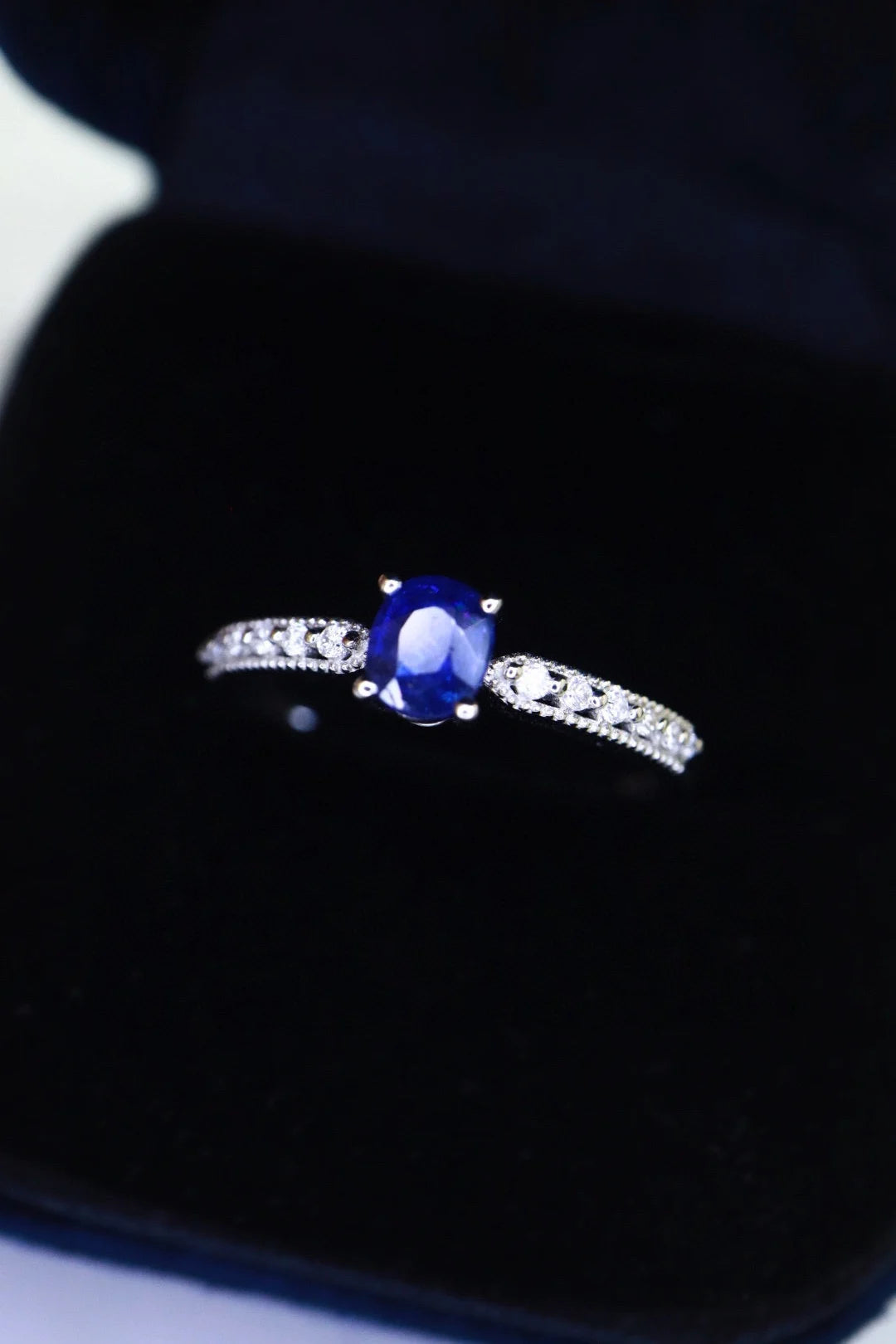 Ring 18K Gold 0.40ct Royal Blue Sapphire Gemstones Diamonds Female's