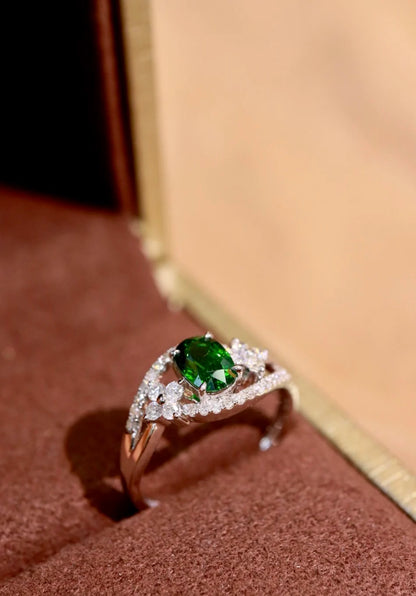 Ring 18K White Gold 0.85ct Tsavorite Gemstones Diamonds Female