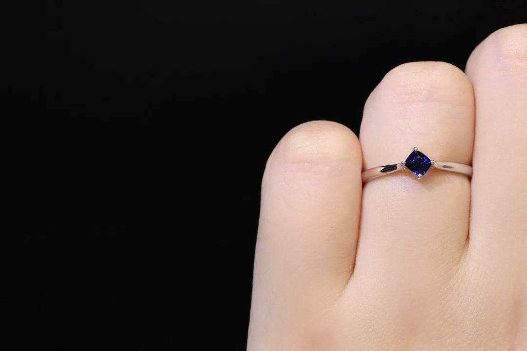 Ring 18K Gold 0.38ct Royal Blue Sapphire Gemstones Diamonds Female's