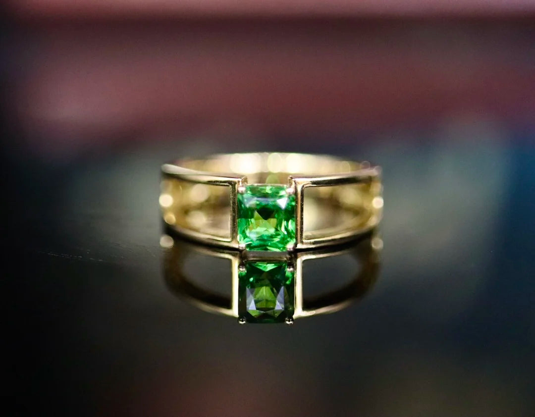 Ring 18K Gold 1.05ct Tsavorite Gemstones Diamonds Female's