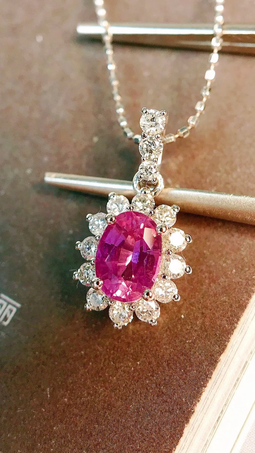 Pendant 18K White Gold 0.74ct Pink Sapphire Gemstones Necklace for Women