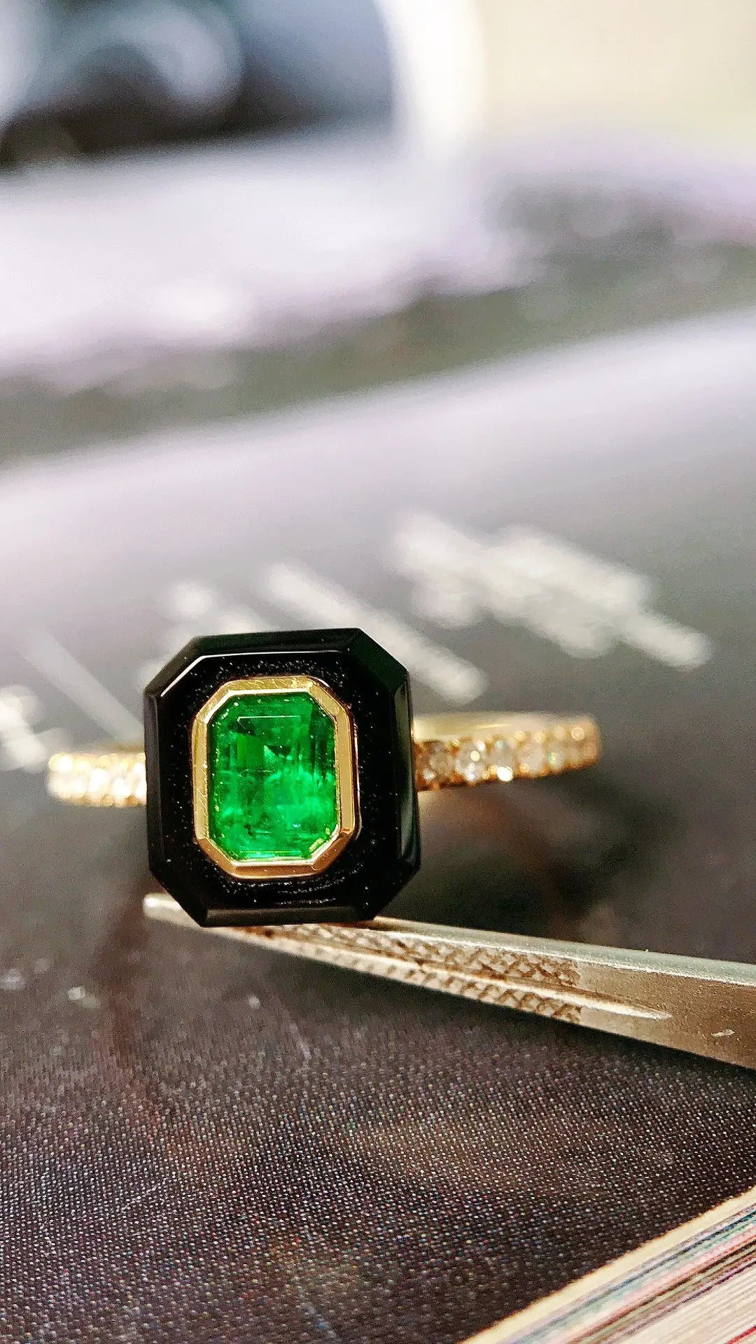 Ring 18K Gold 3.65ct Green Emerald Gemstones Male's Fine Jewelry