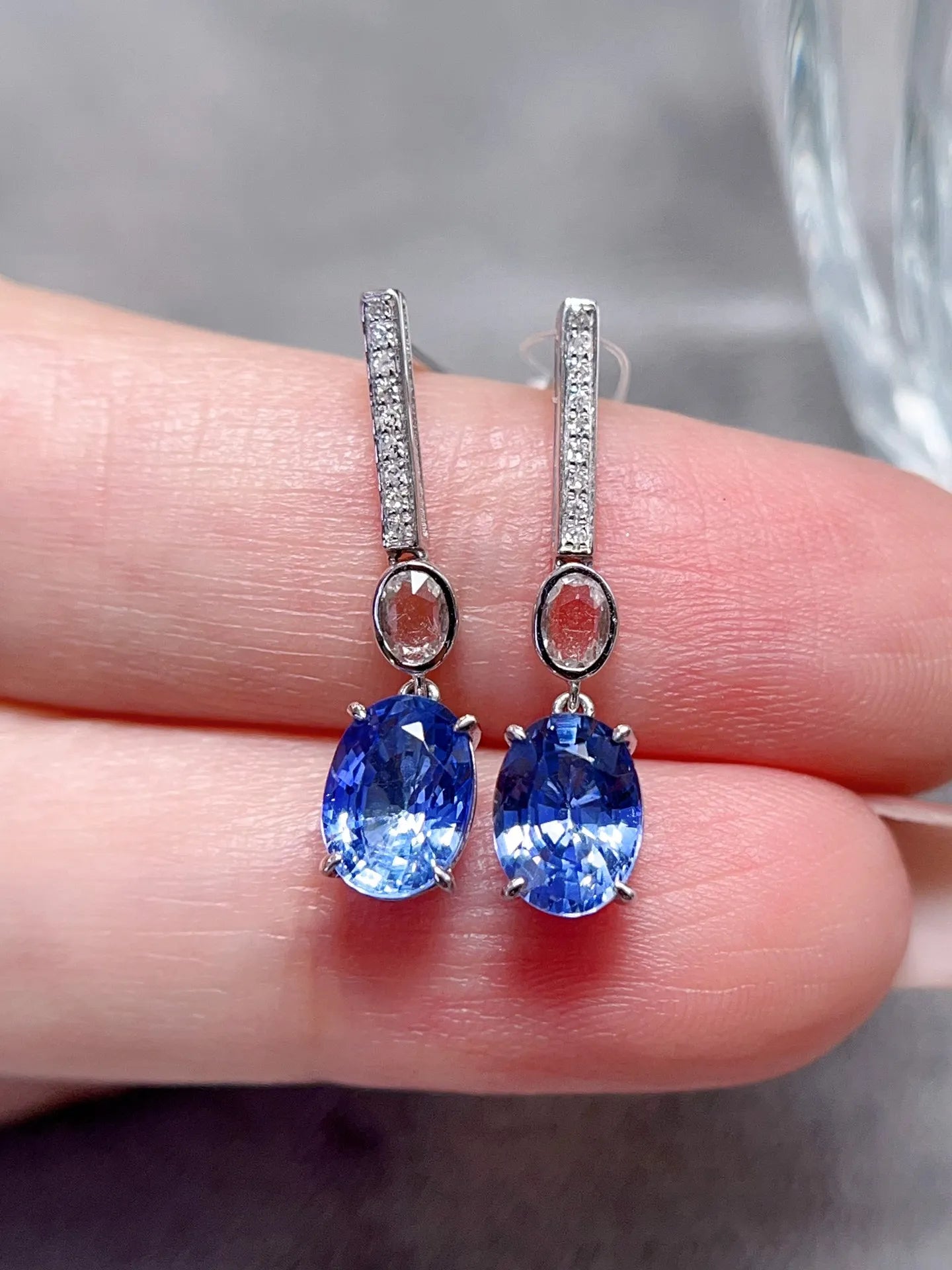 Earrings 18K Gold 2.4ct Cornflower Blue Sapphire Drop Female's Fine