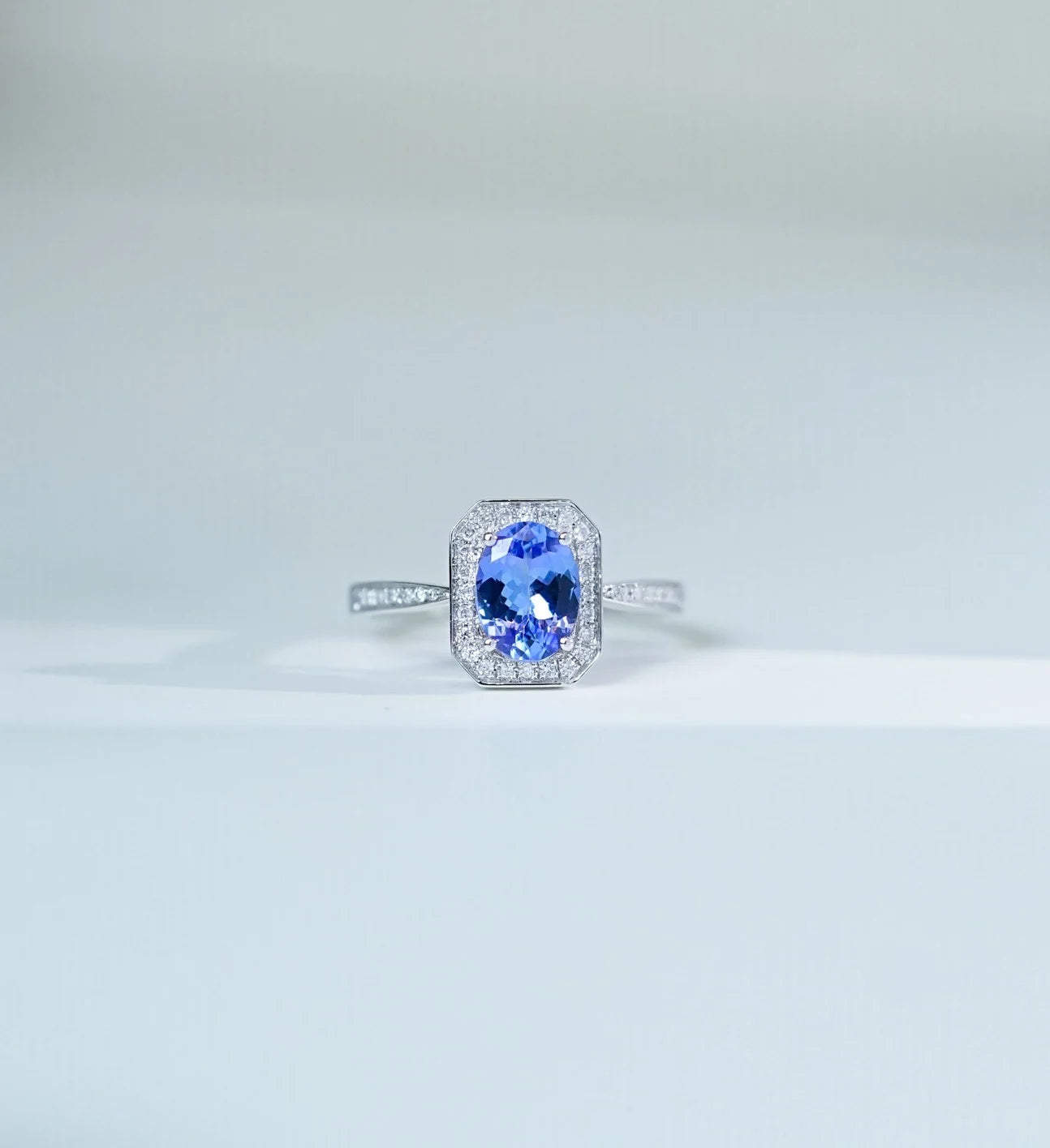 Ring 18K Gold 1.15ct Tanzanite Gemstones Diamonds Anniversary Female's