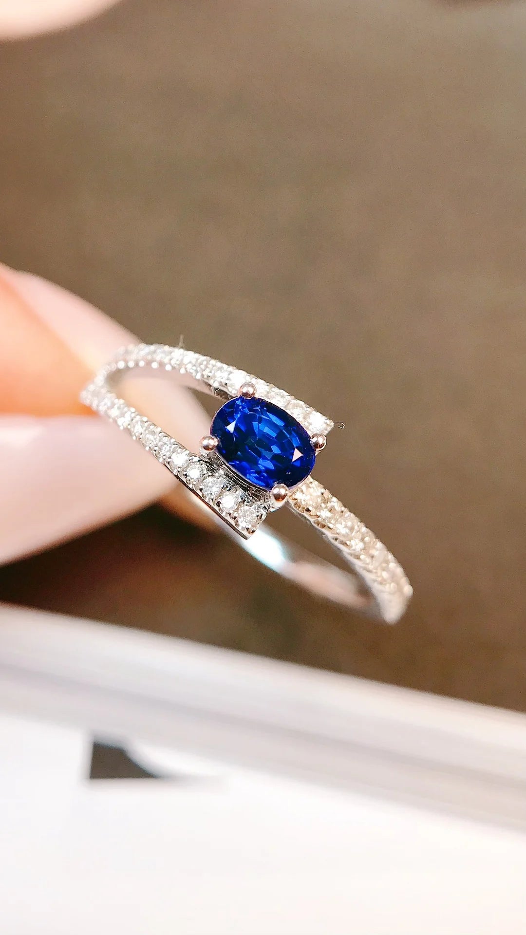 Ring 18K Gold 0.47ct Blue Sapphire Gemstone Diamonds Stone Female