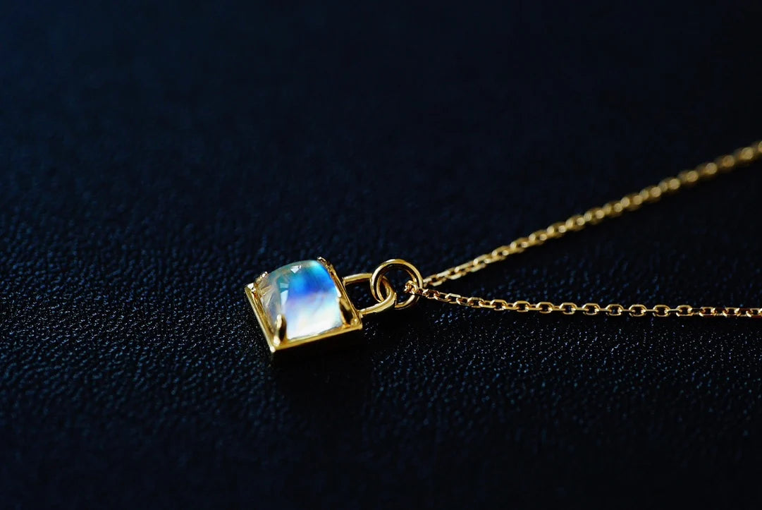 Necklace 18K Gold 1.1ct Moonstone Diamonds Pendant Female's