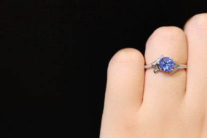 Ring 18K Gold 1.31ct Cornflower Blue Sapphire Gemstones Diamonds Female