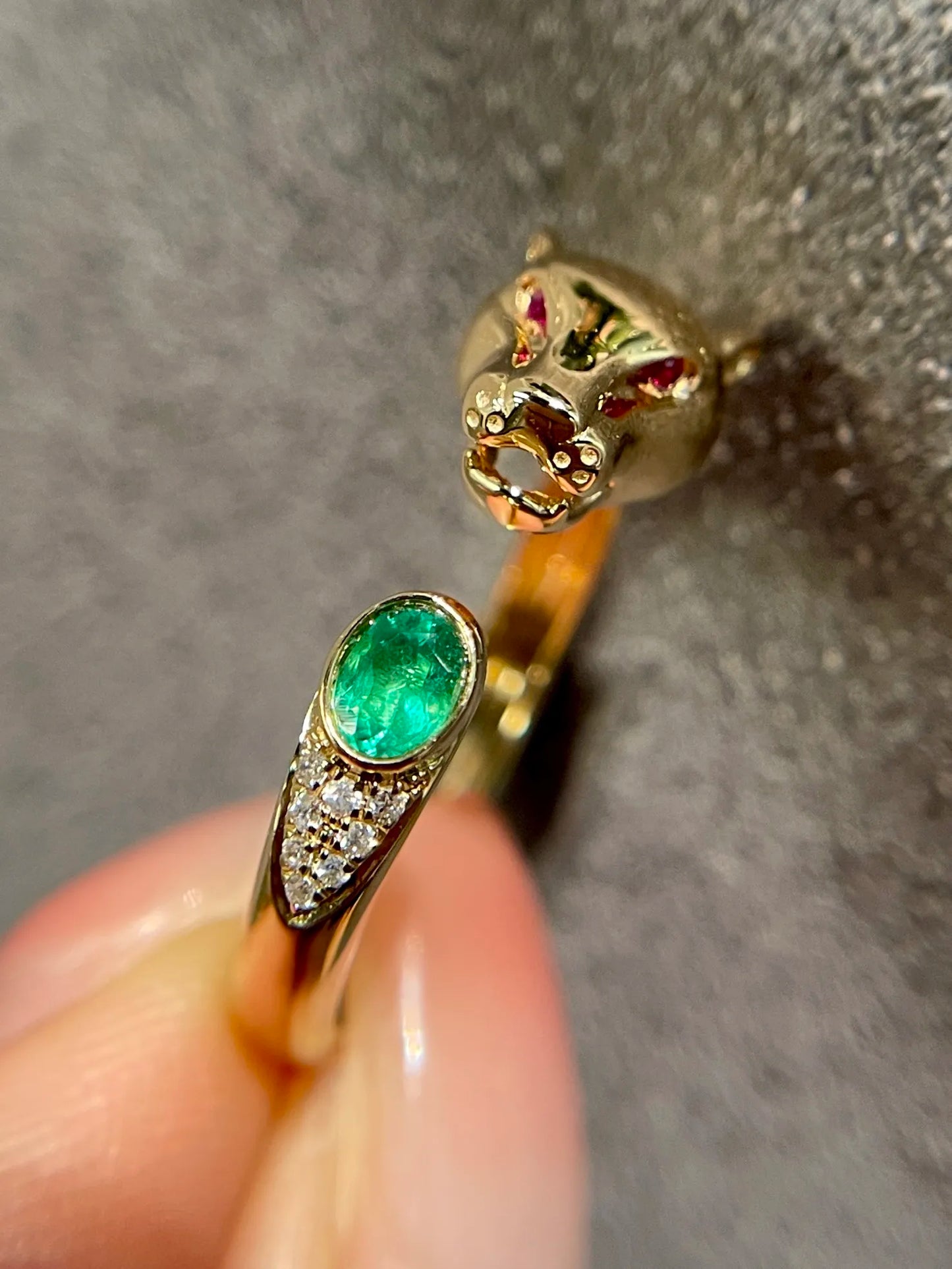 Ring 18K Gold 0.2ct Green Emerald Gemstones Diamonds Female's