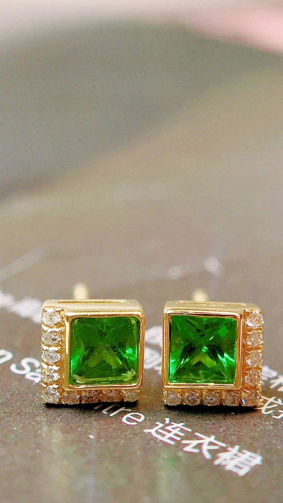 Earrings 18K Gold 0.44ct Tsavorite Gemstones Diamonds Stud Female's Fine