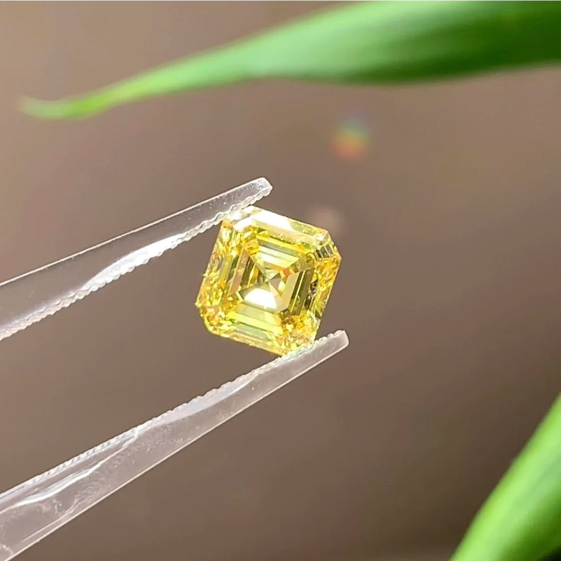 Lab Grown Fancy Vivid Yellow Diamond VS1 1CT Diamonds Color Stone