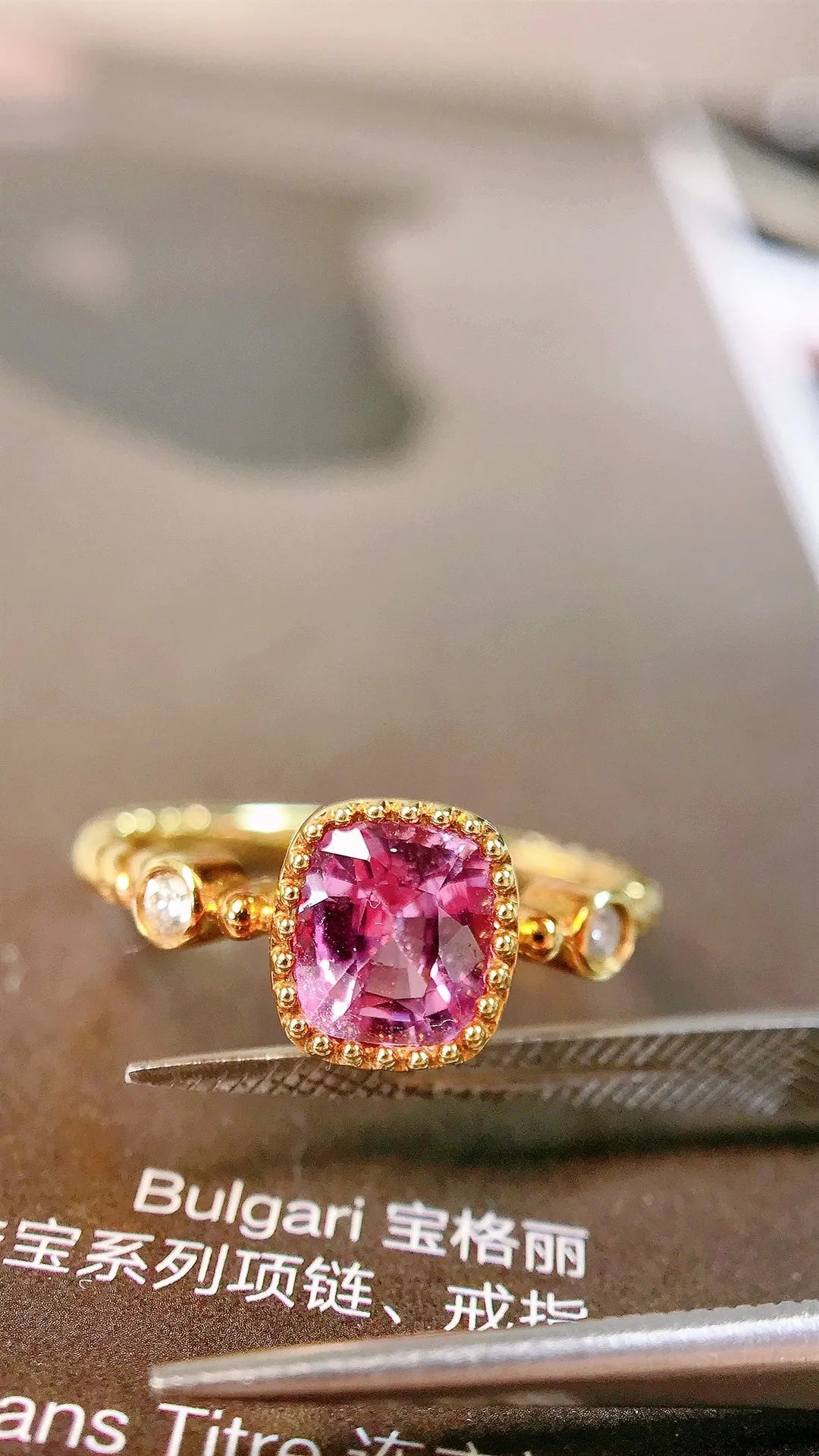 Ring 18K Gold 0.98ct Pink Sapphire Gemstone Diamonds Female