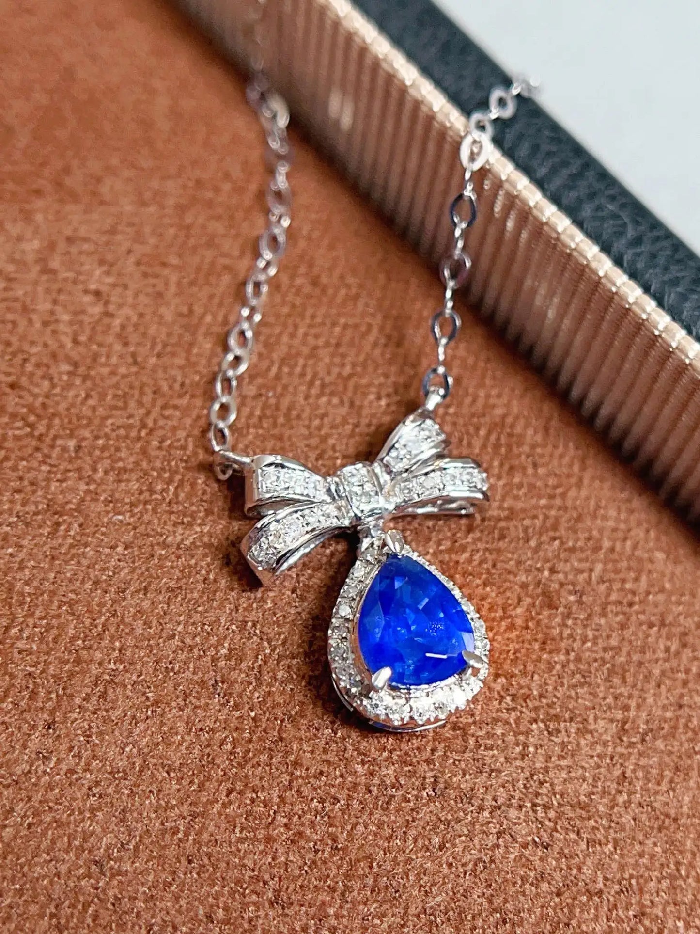 Necklace 18K White Gold 0.6ct Blue Sapphire Diamonds Pendant Female's