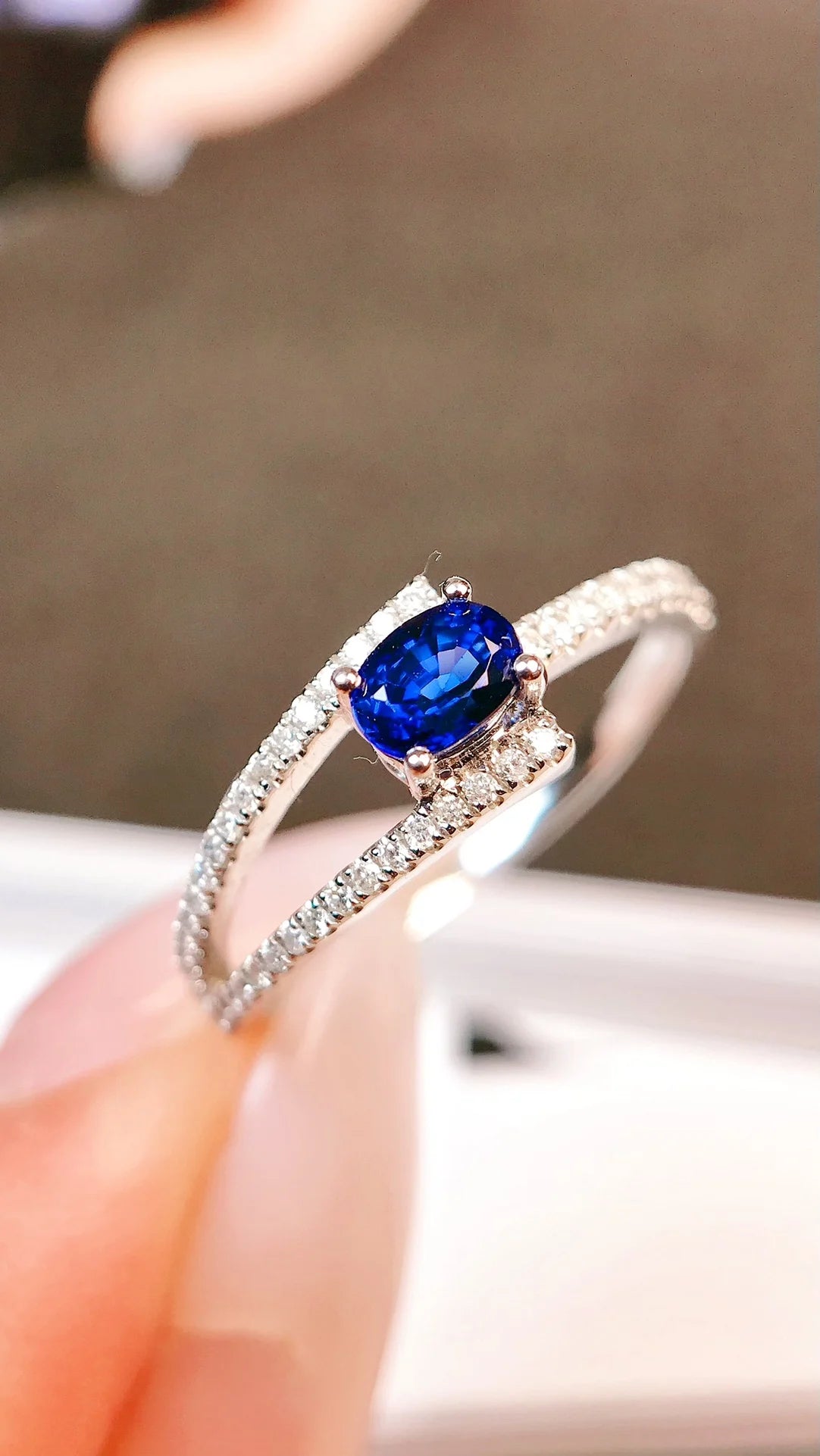 Ring 18K Gold 0.47ct Blue Sapphire Gemstone Diamonds Stone Female