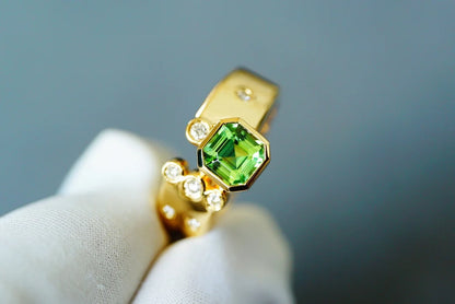 Ring 18K Gold 1ct Green Tourmaline Gemstones Diamonds Female