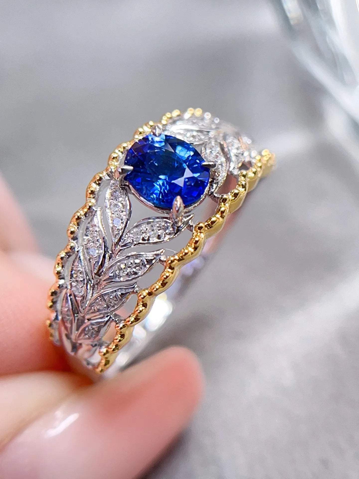 Ring 18K Gold 0.6ct Cornflower Blue Sapphire Gemstones Diamonds Female's