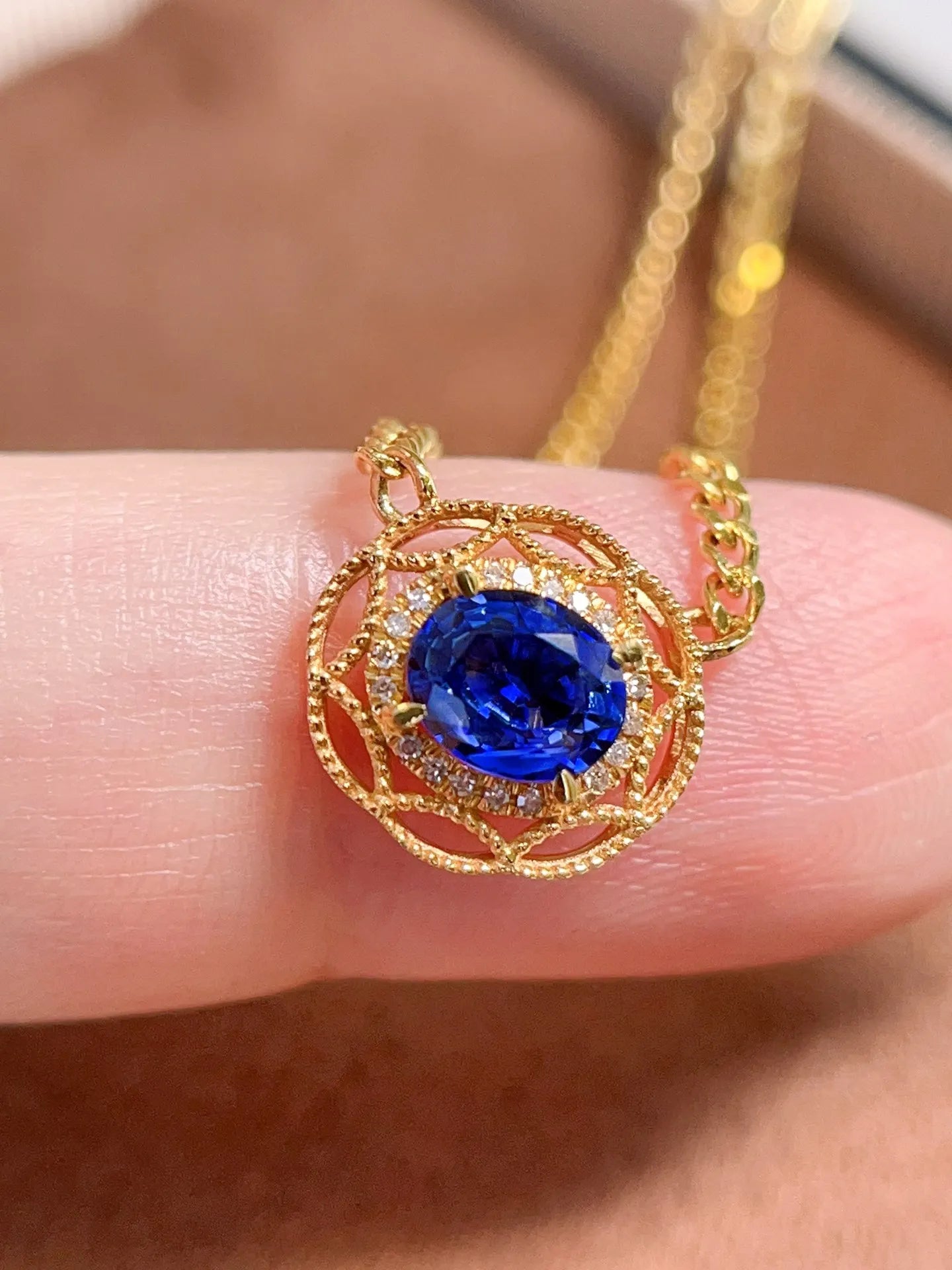 Necklace 18K Yellow Gold 1ct Blue Sapphire Diamonds Pendant Female's