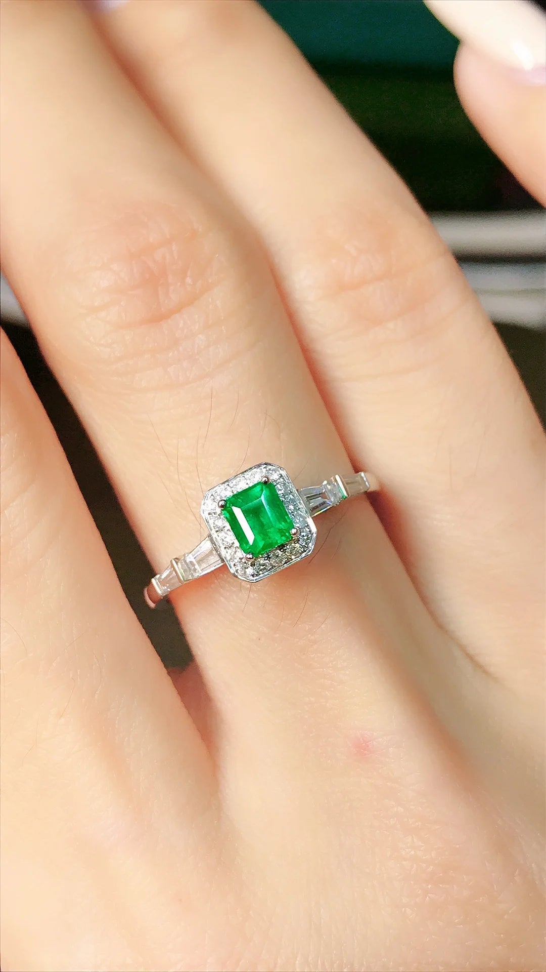 Ring 18K Gold 0.39ct Green Emerald Gemstone for Men Fine Jewelry