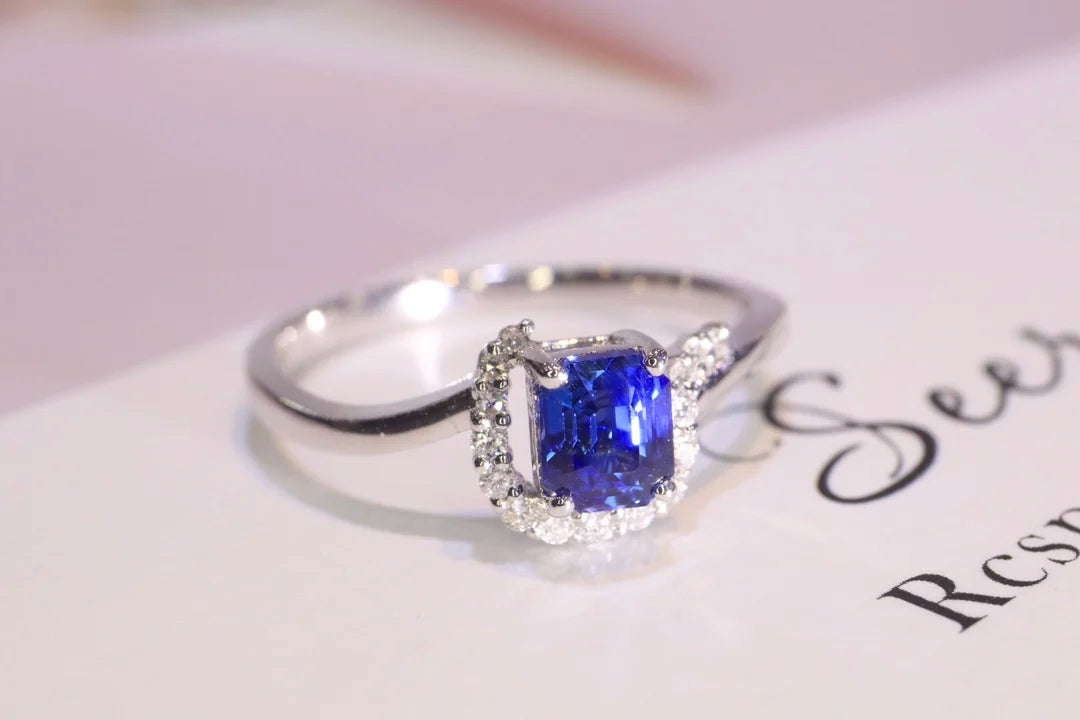 Ring 18K Gold 0.75ct Blue Sapphire Gemstone Diamonds Female