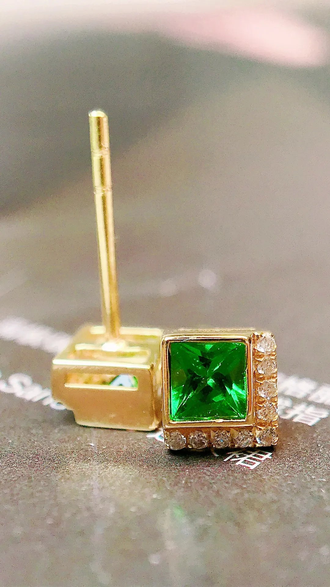 Earrings 18K Gold 0.44ct Tsavorite Gemstones Diamonds Stud Female's Fine