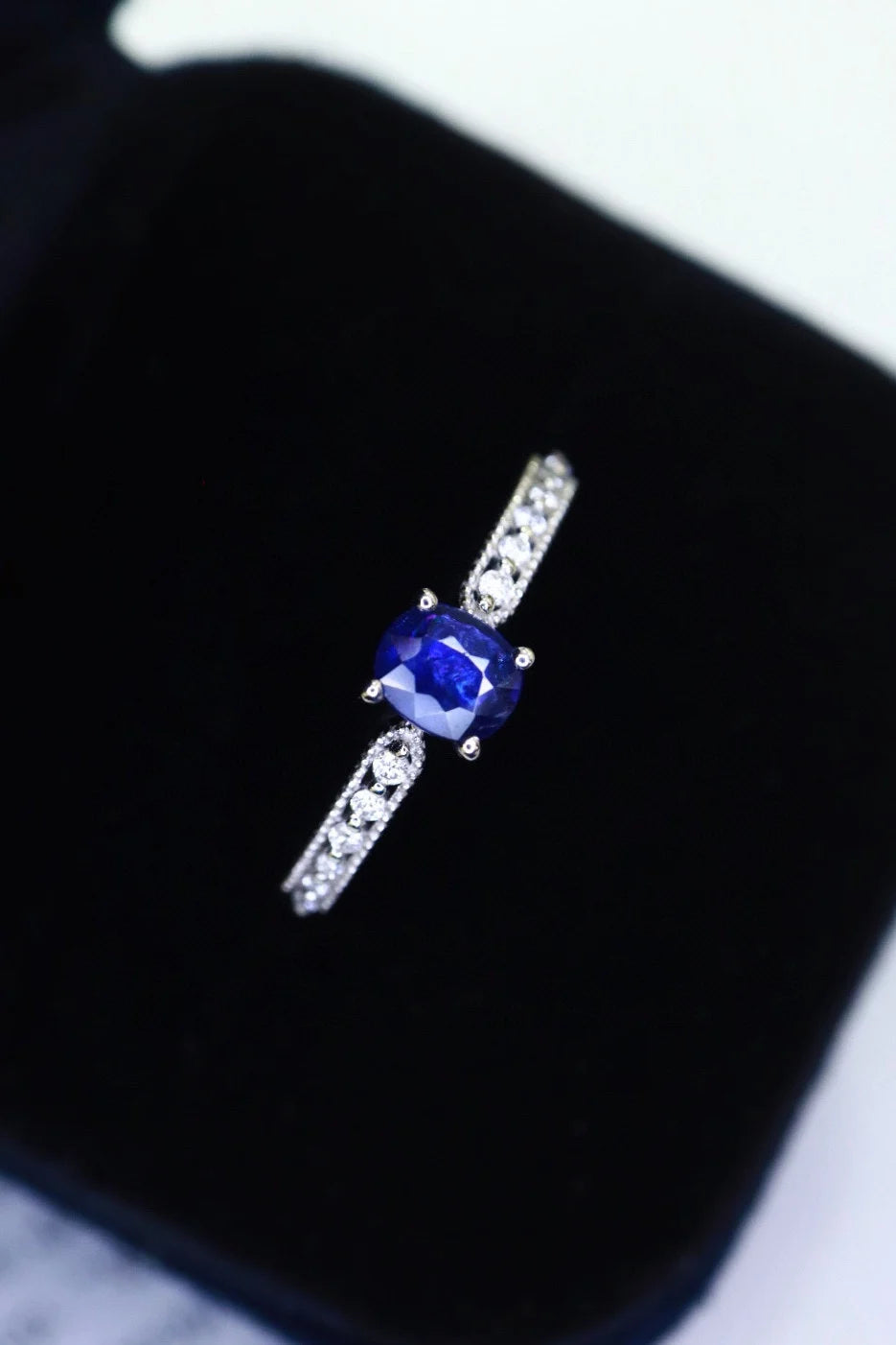 Ring 18K Gold 0.40ct Royal Blue Sapphire Gemstones Diamonds Female's