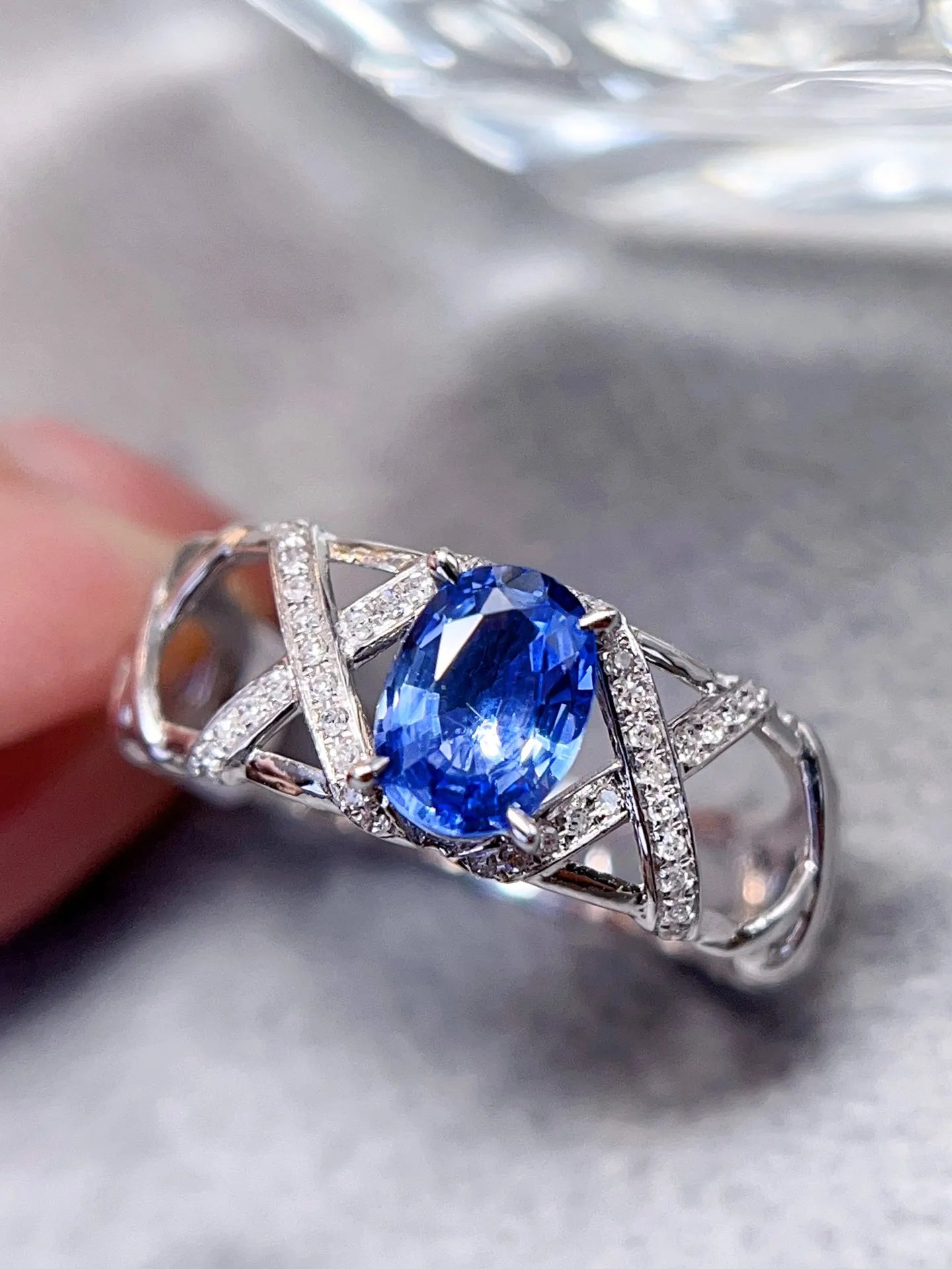 Ring 18K Gold 1ct Cornflower Blue Sapphire Gemstones Diamonds Female's