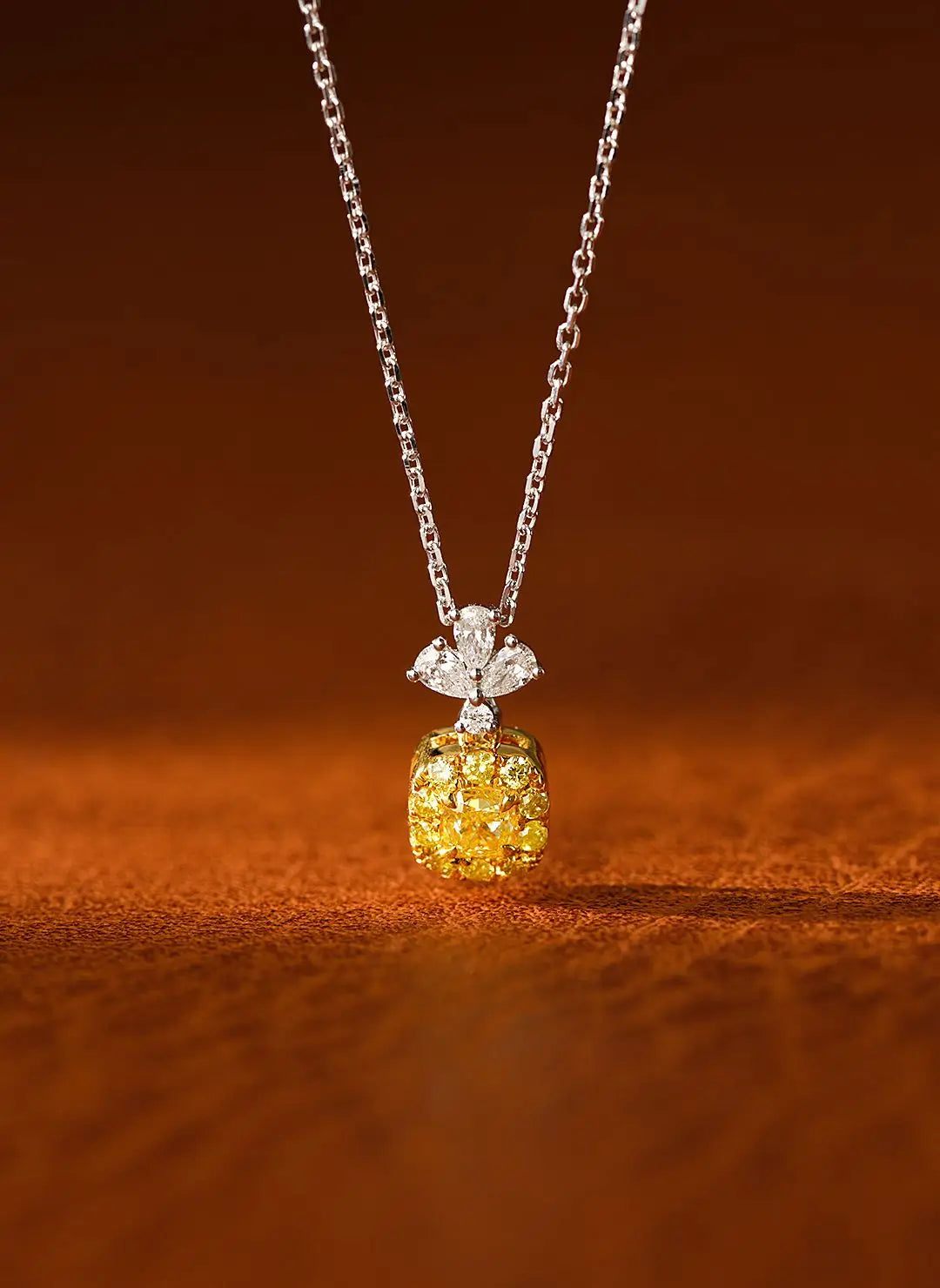 Necklace 18K Gold 0.159ct Yellow Diamonds Pendants Female's